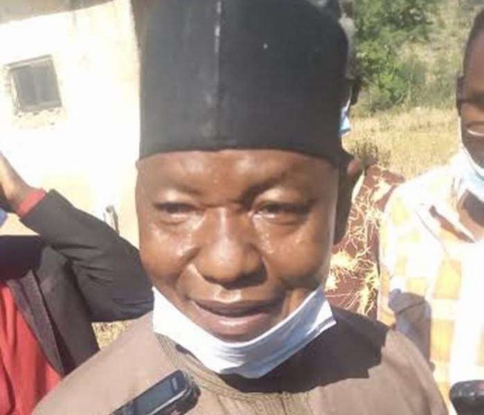 There was tension during Saturday’s bye-election in Dass Constituency in Bauchi State as officials of the Directorate of State Security Service (DSS) and the Economic and Financial Crimes Commission (EFCC) detained a former Head of Service in the State, and top People’s Democratic Party (PDP) stalwart, Mr Abdon Dalla Gin, for over five hours.