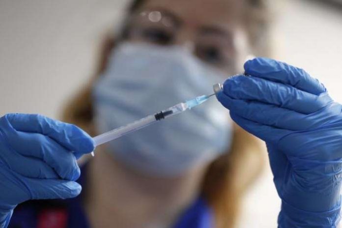 Canadian health officials have authorised the Pfizer-BioNTech COVID-19 vaccine, hailing the development as a “critical milestone” and paving the way for the inoculant to be administered across the country.