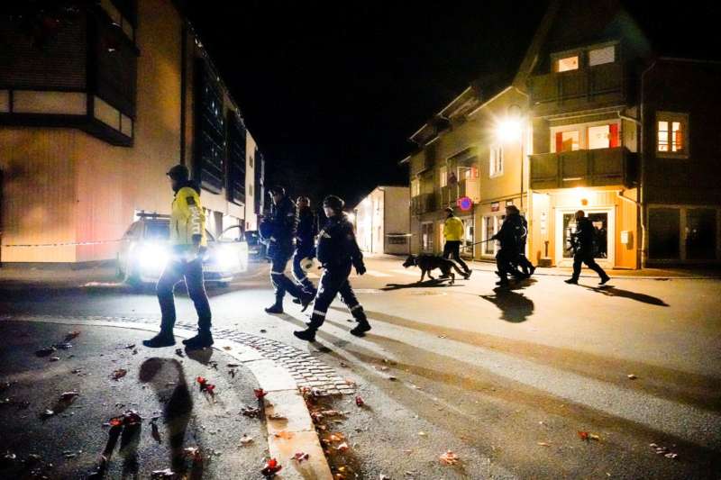 Police officers investigate after several people were killed and others were injured by a man using a bow and arrows to carry out attacks, in Kongsberg, Norway, October 13, 2021. Hakon Mosvold-NTB-via REUTERS